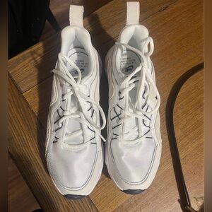 Women’s Nike gym shoes